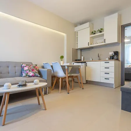 Georgias Apartments Nea Fokea Exterior photo