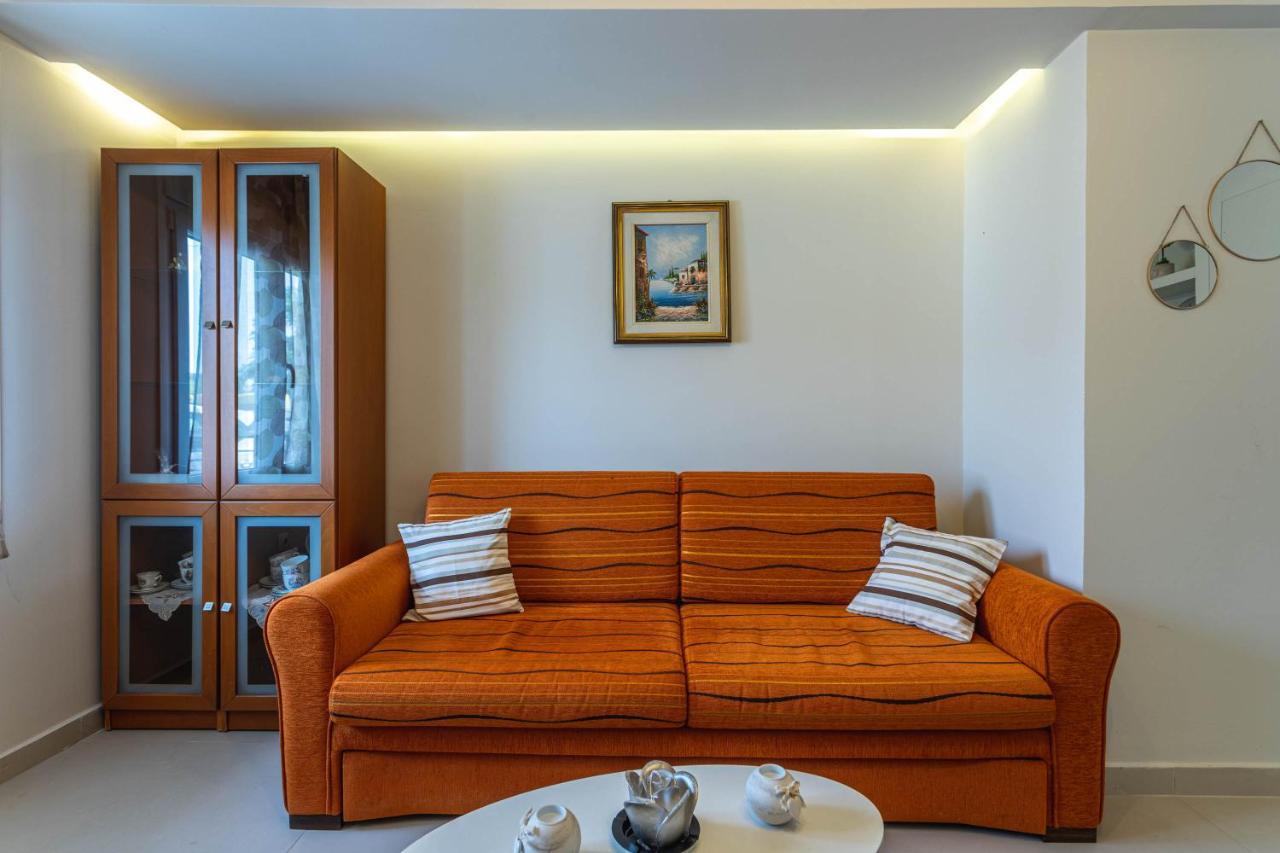 Georgias Apartment Nea Fokea